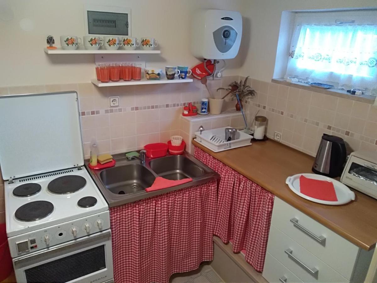 Ferienwohnung Apartman Tri Palme Gabonjin Zimmer foto